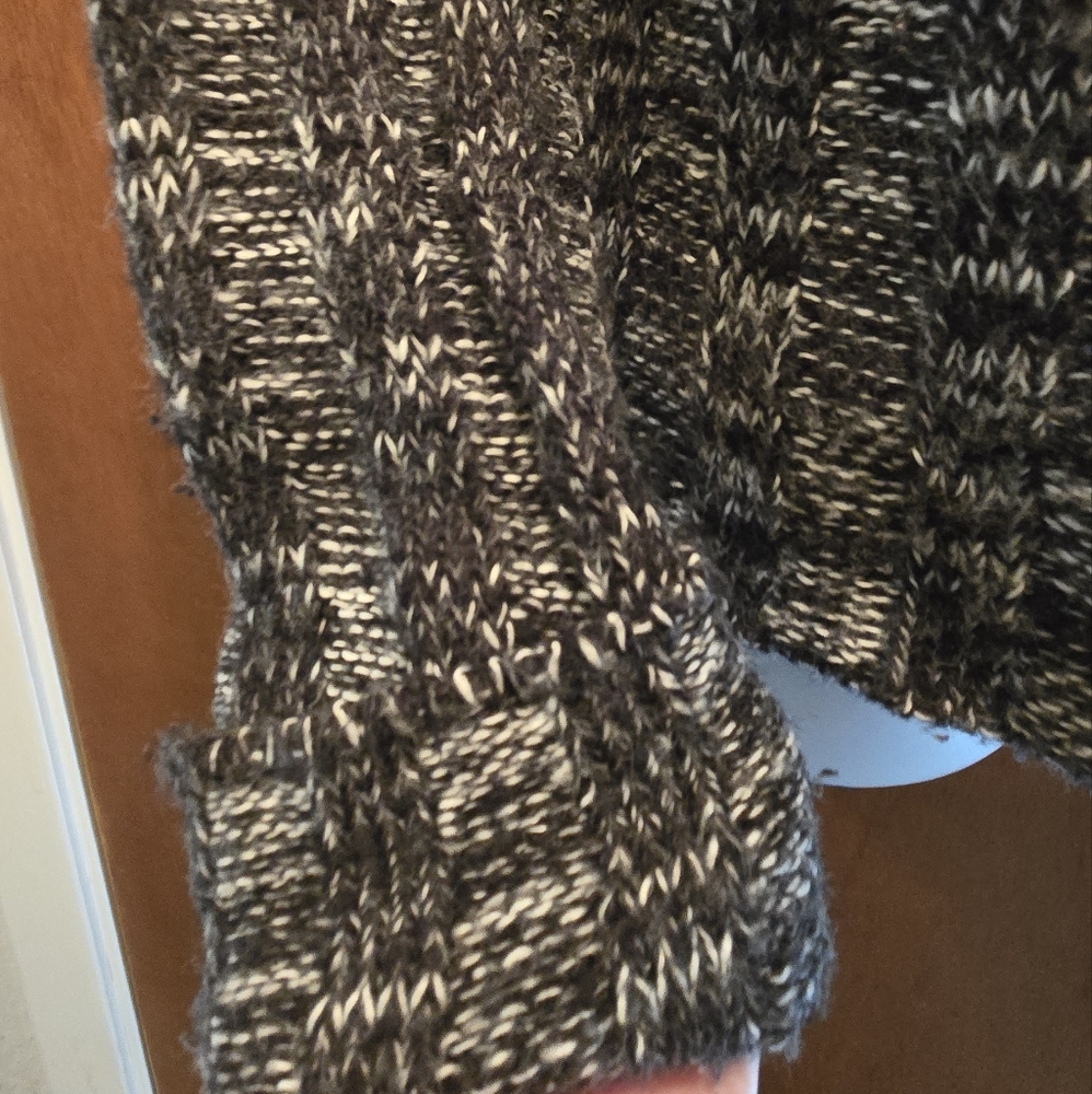 HOST PICK! 🎉🎊Smooches Boutique Black & Gray Women's Turtleneck Sweater SzM - Picture 4 of 7